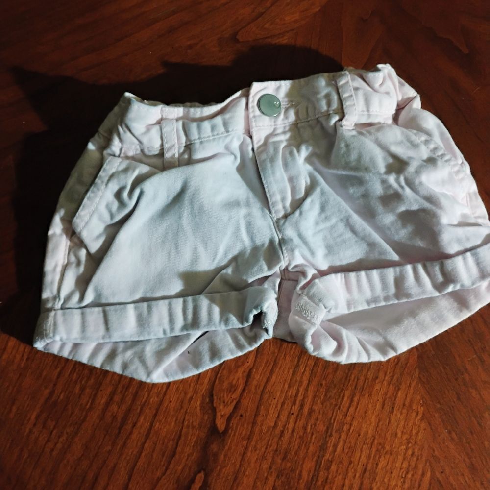 White Baby Shorts by Place - Size: 5 months     (1137)